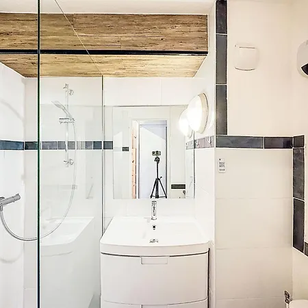 Rond Point Des Pistes - Val Claret-2 By Interhome 蒂涅